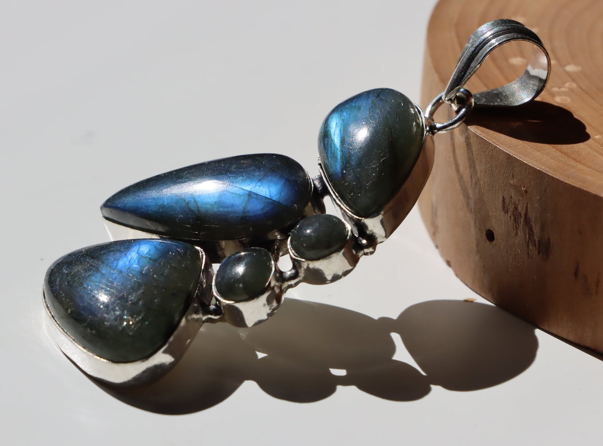 Přívěsek „Labradoritová záře“ - Supreme Panthers