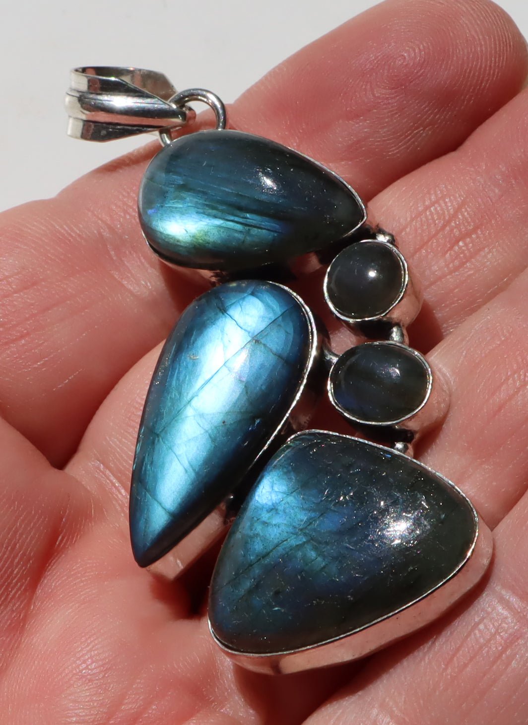 Přívěsek „Labradoritová záře“ - Supreme Panthers