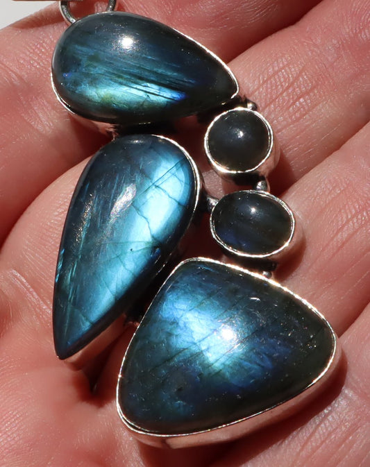 Přívěsek „Labradoritová záře“ - Supreme Panthers