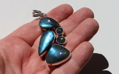 Přívěsek „Labradoritová záře“ - Supreme Panthers