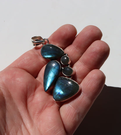 Přívěsek „Labradoritová záře“ - Supreme Panthers