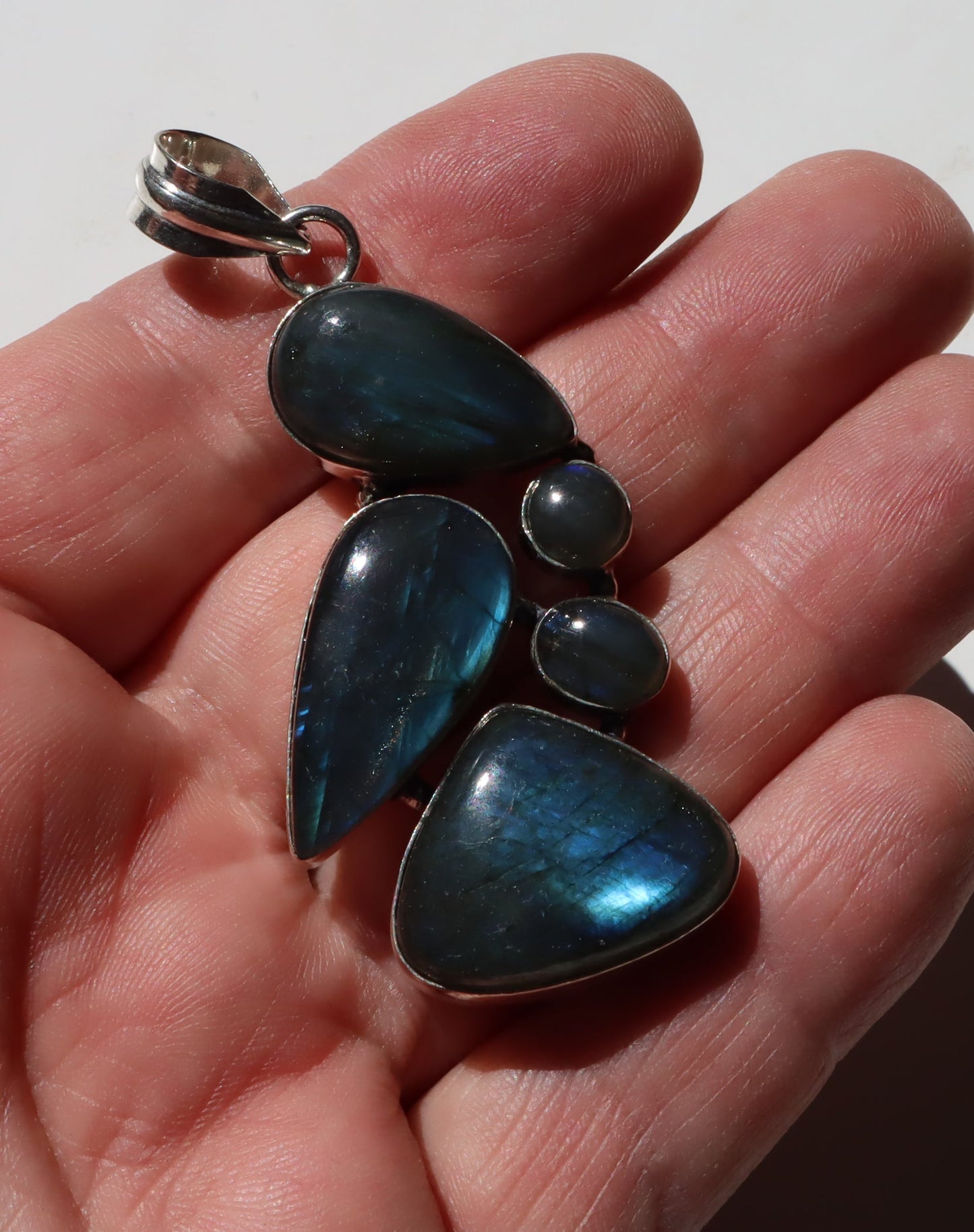 Přívěsek „Labradoritová záře“ - Supreme Panthers