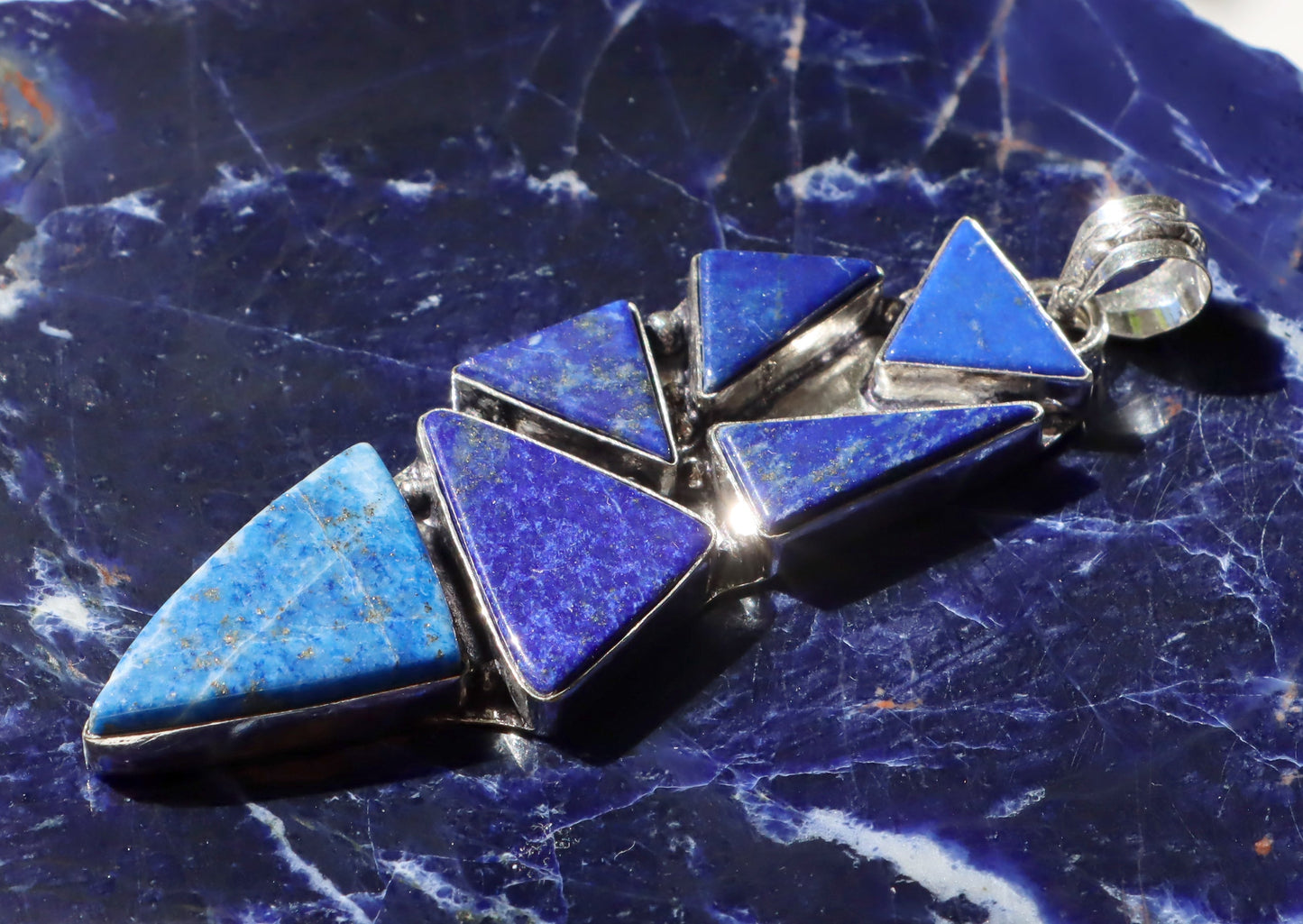 Přívěsek „Lapisová geometrie“ - Supreme Panthers