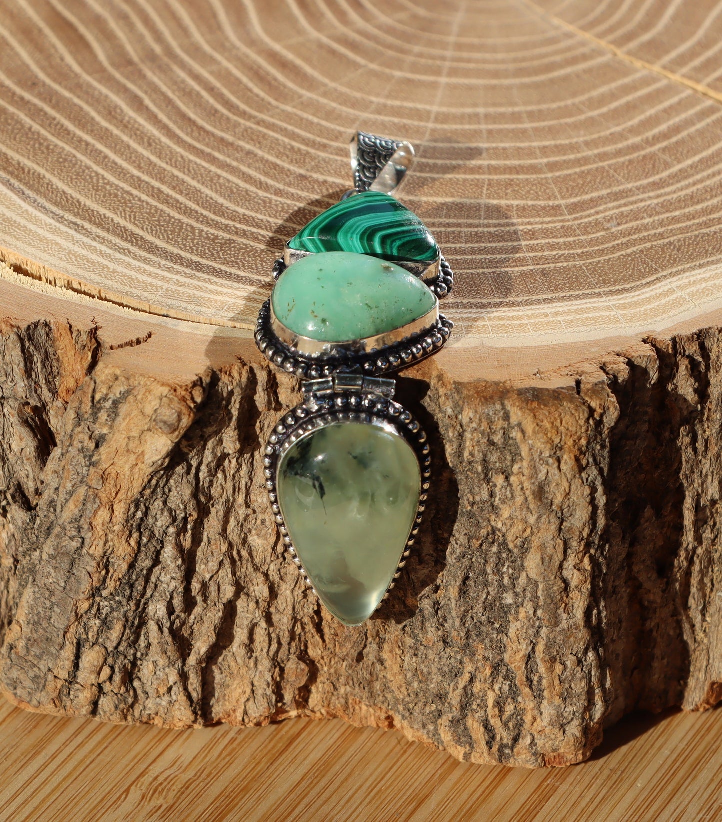 Přívěšek malachit chryzopras epidot v prehnitu - Supreme Panthers