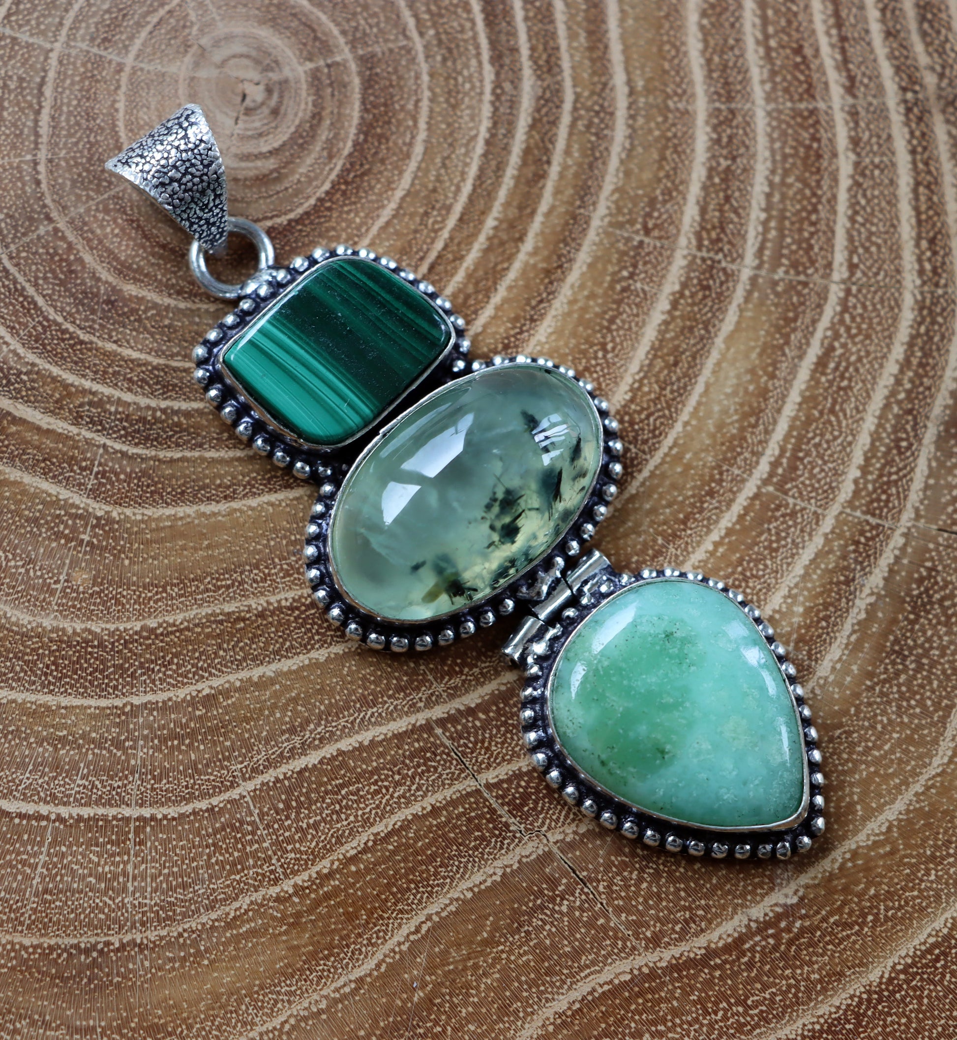 Přívěšek malachit chryzopras epidot v prehnitu - Supreme Panthers