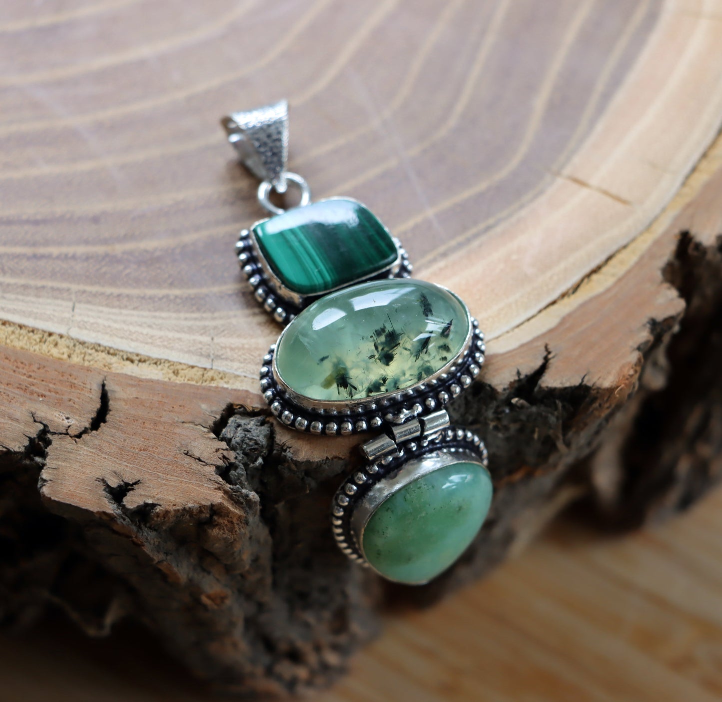 Přívěšek malachit chryzopras epidot v prehnitu - Supreme Panthers