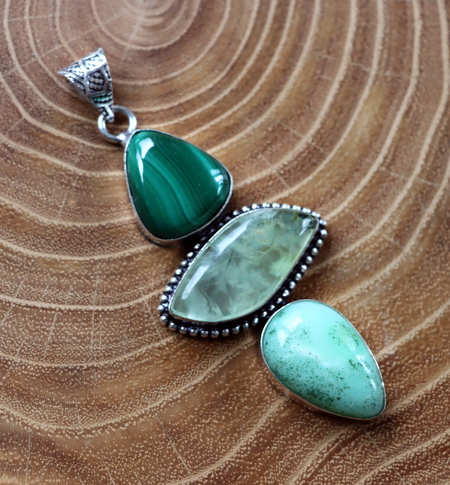 Přívěšek malachit chryzopras epidot v prehnitu - Supreme Panthers