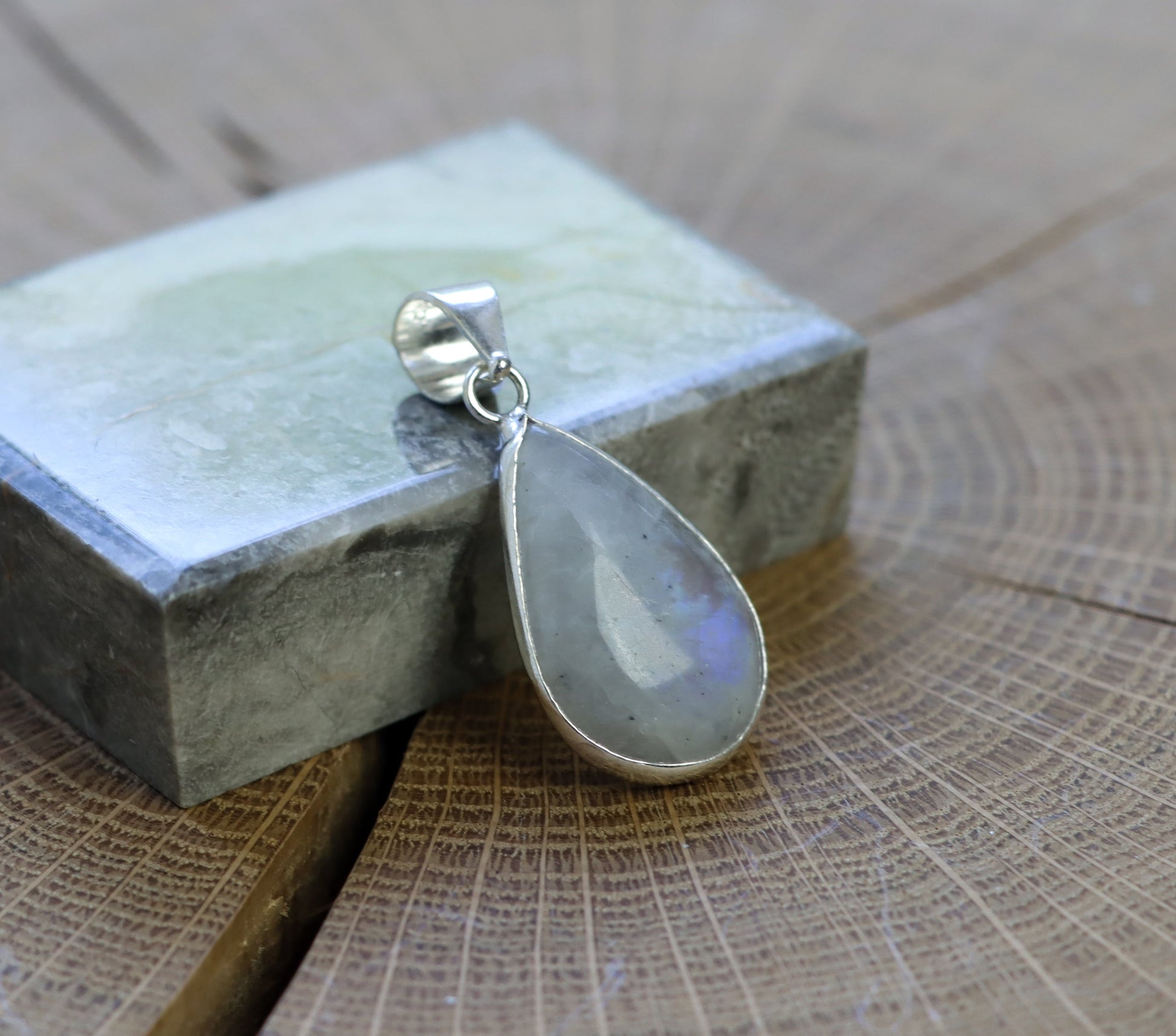 Přívěšek měsíční kámen - Supreme Panthers