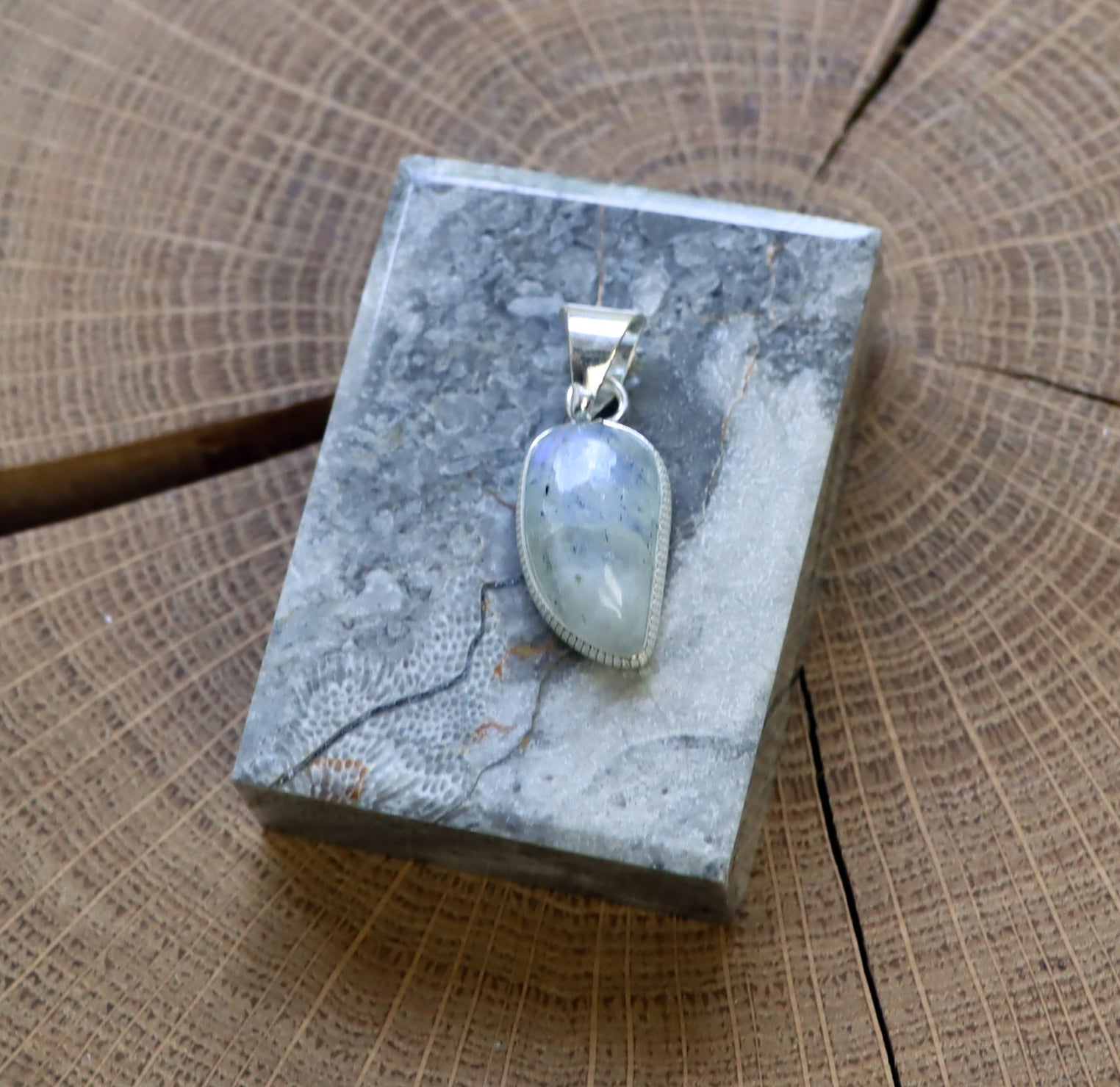 Přívěšek měsíční kámen - Supreme Panthers