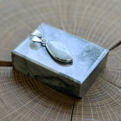 Přívěšek měsíční kámen - Supreme Panthers