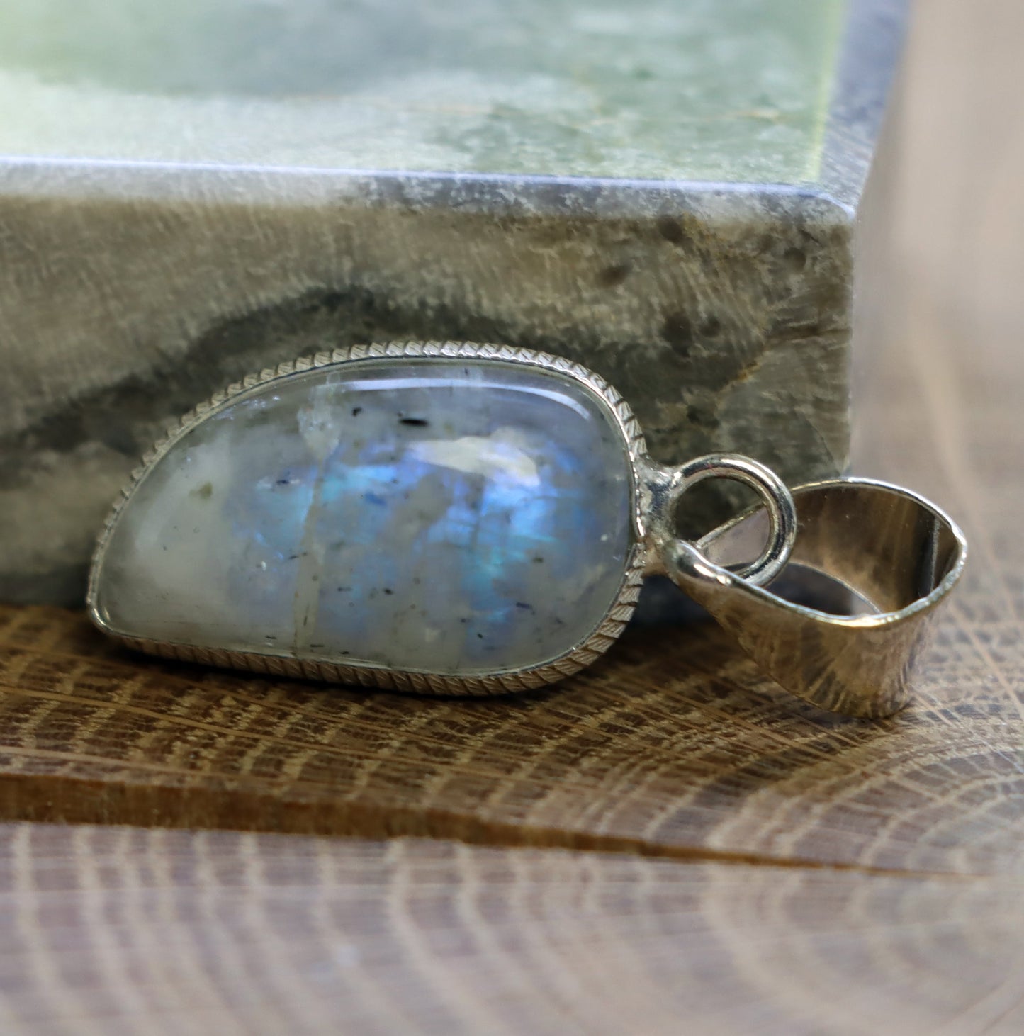 Přívěšek měsíční kámen - Supreme Panthers