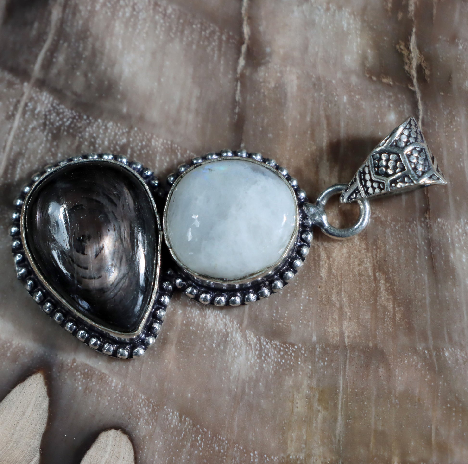 Přívěšek měsíční kámen hyperstén - Supreme Panthers