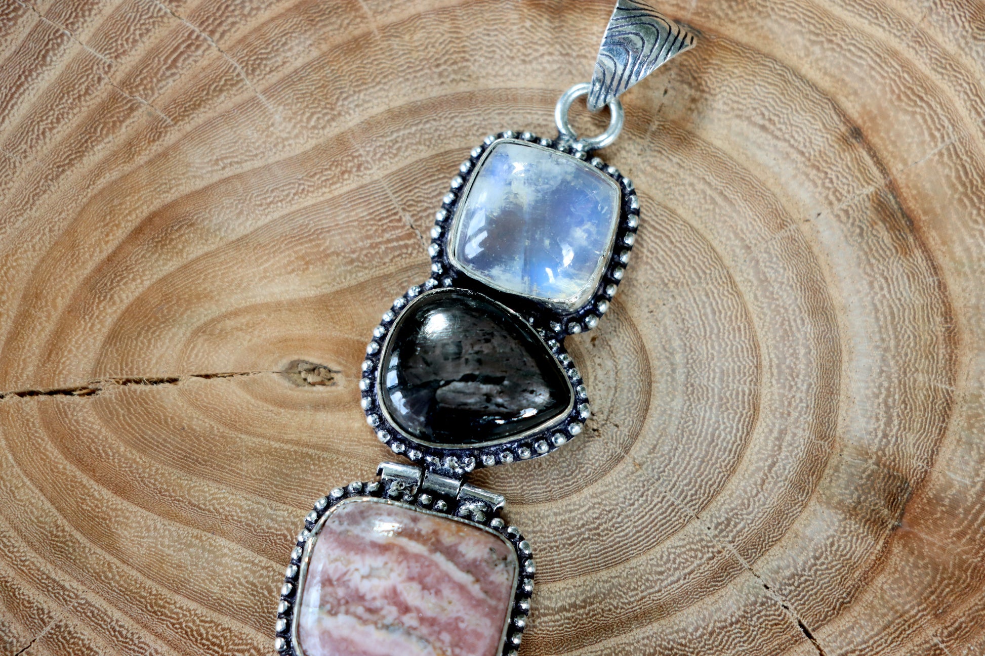 Přívěšek měsíční kámen hyperstén rodochrozit - Supreme Panthers