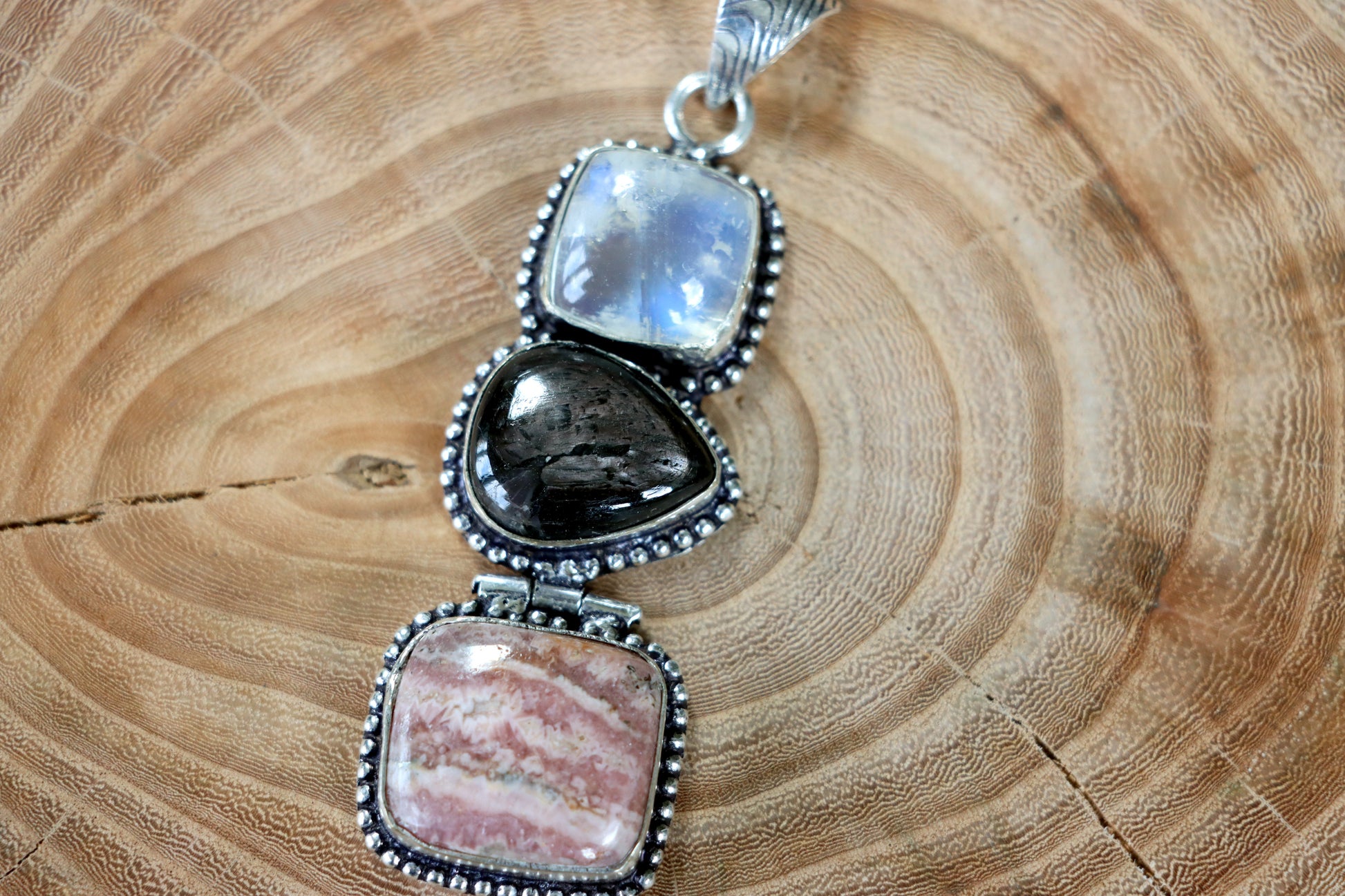 Přívěšek měsíční kámen hyperstén rodochrozit - Supreme Panthers