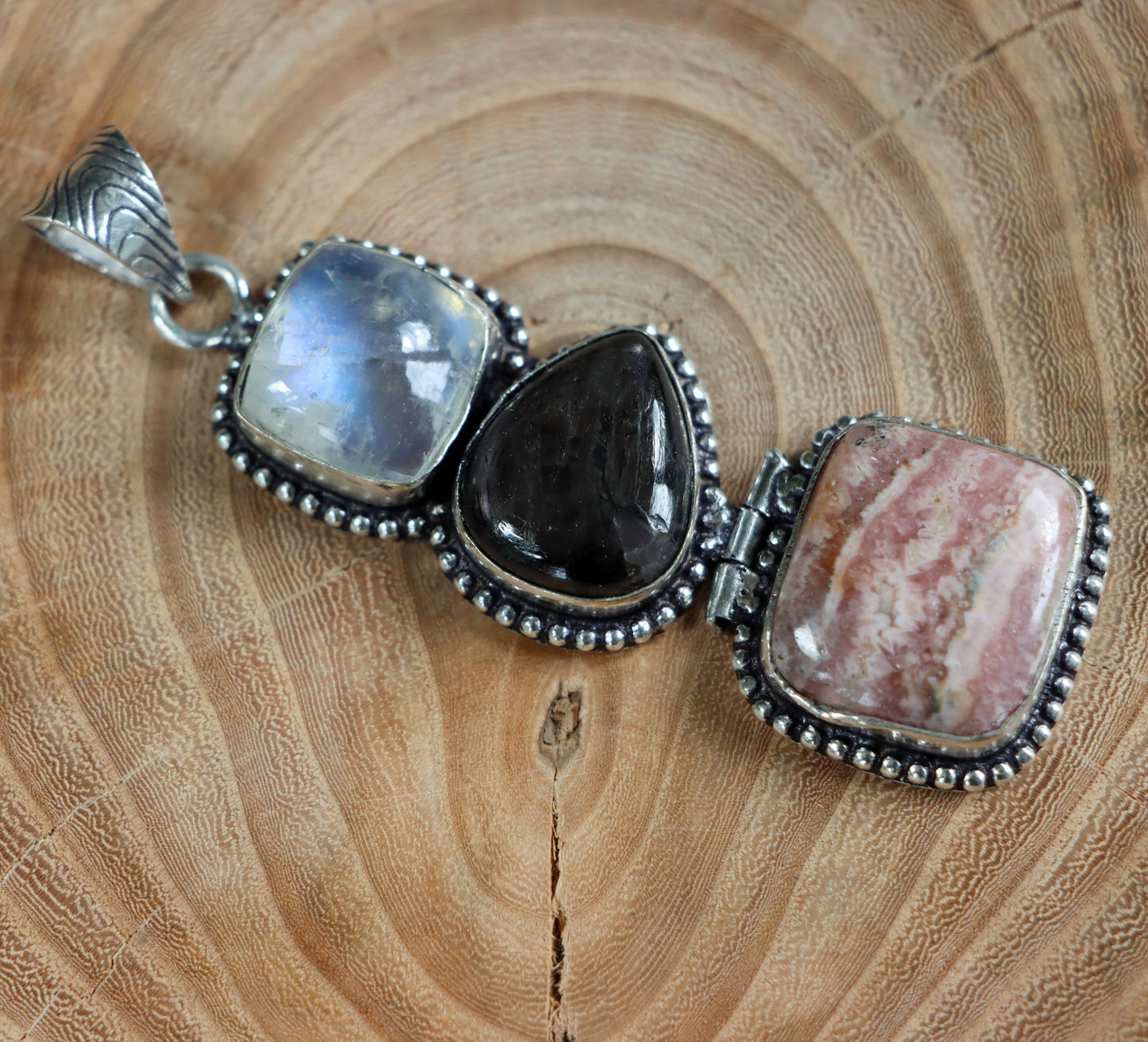 Přívěšek měsíční kámen hyperstén rodochrozit - Supreme Panthers