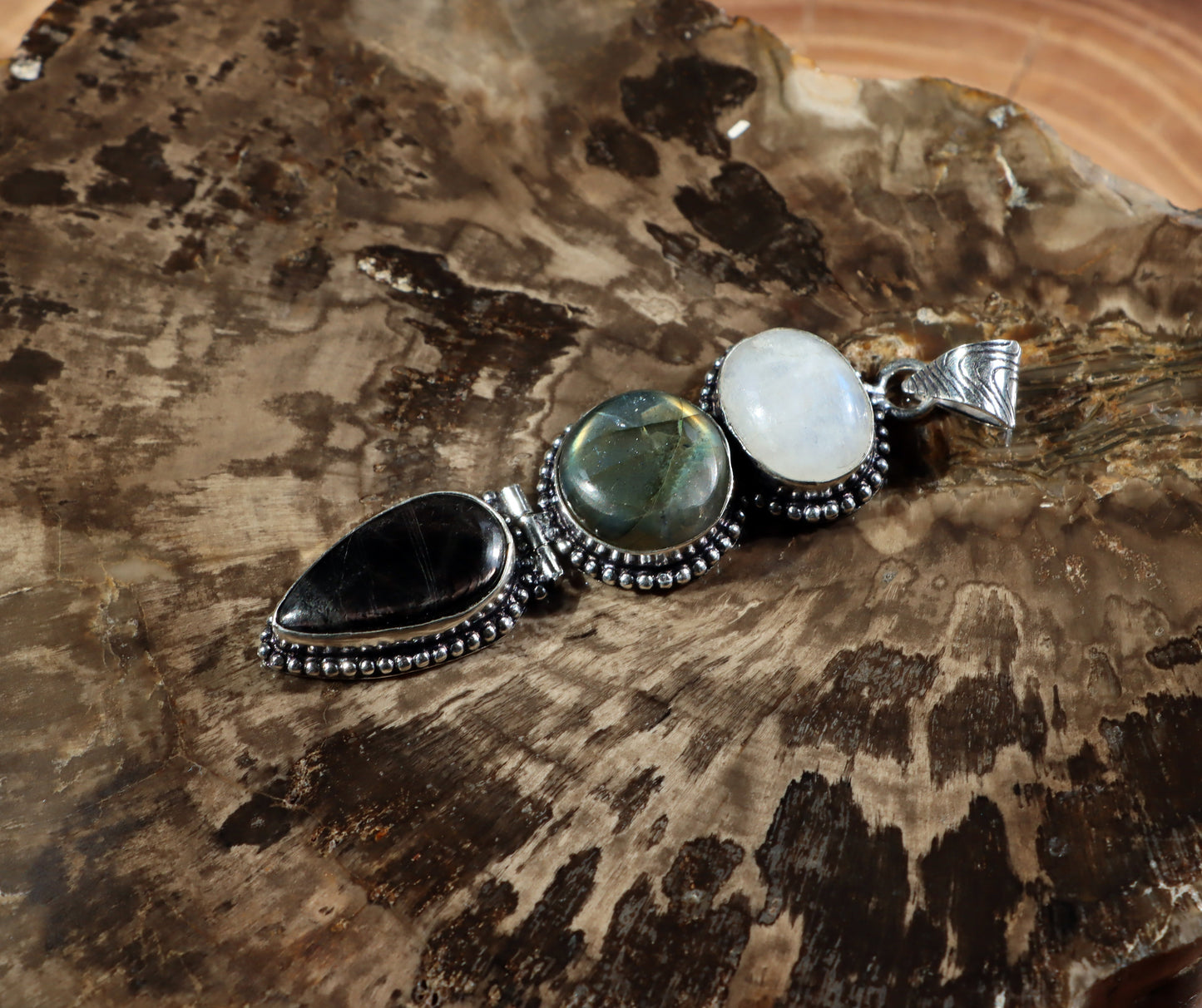 Přívěšek měsíční kámen labradorit hyperstén - Supreme Panthers