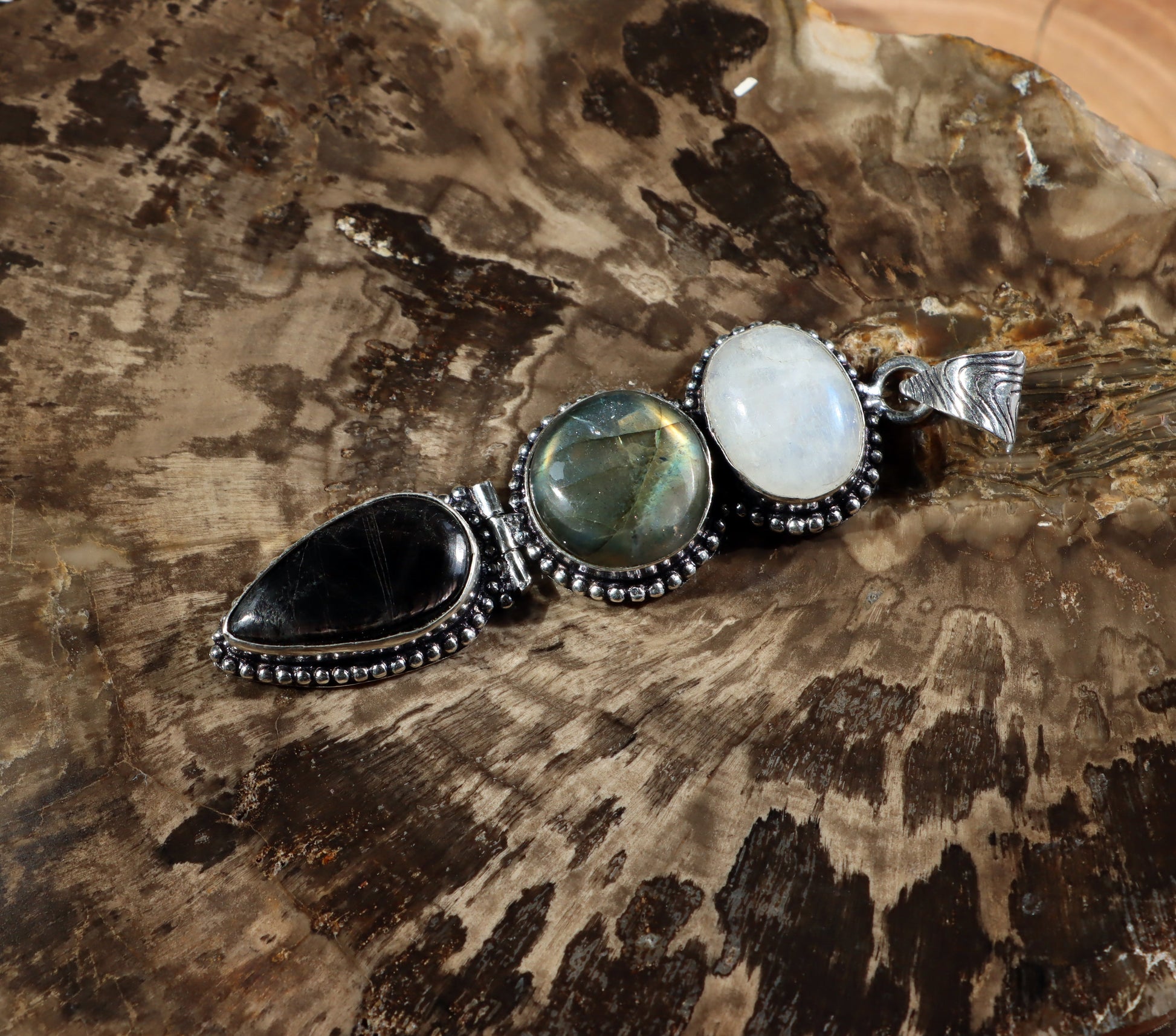 Přívěšek měsíční kámen labradorit hyperstén - Supreme Panthers