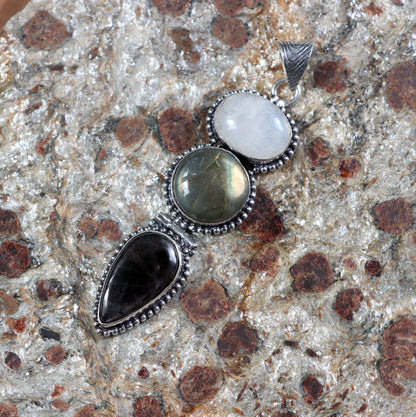 Přívěšek měsíční kámen labradorit hyperstén - Supreme Panthers