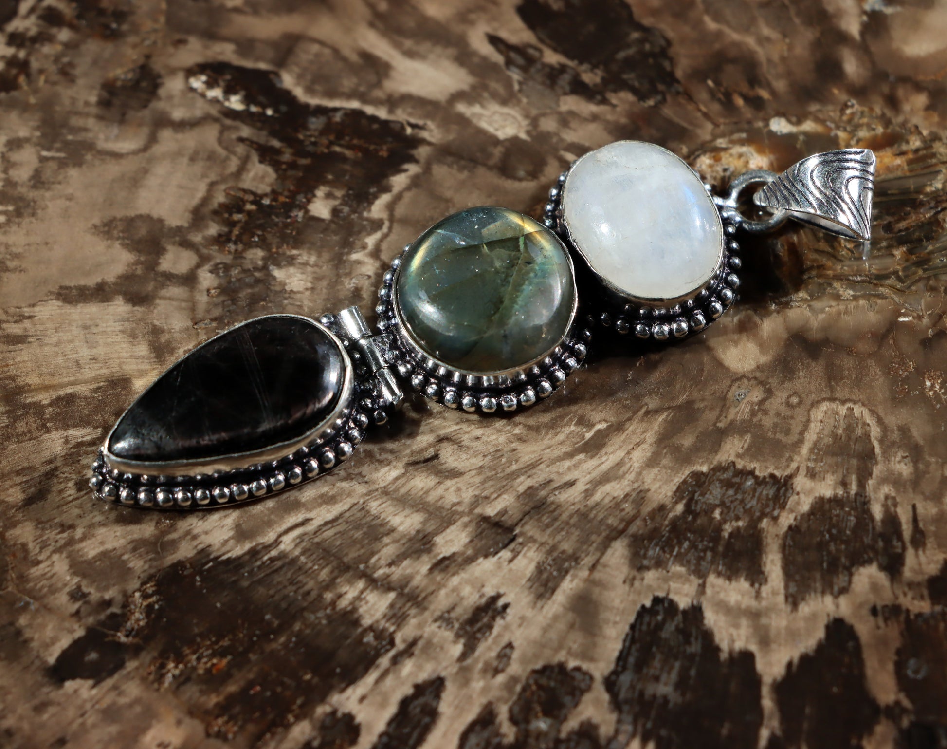 Přívěšek měsíční kámen labradorit hyperstén - Supreme Panthers