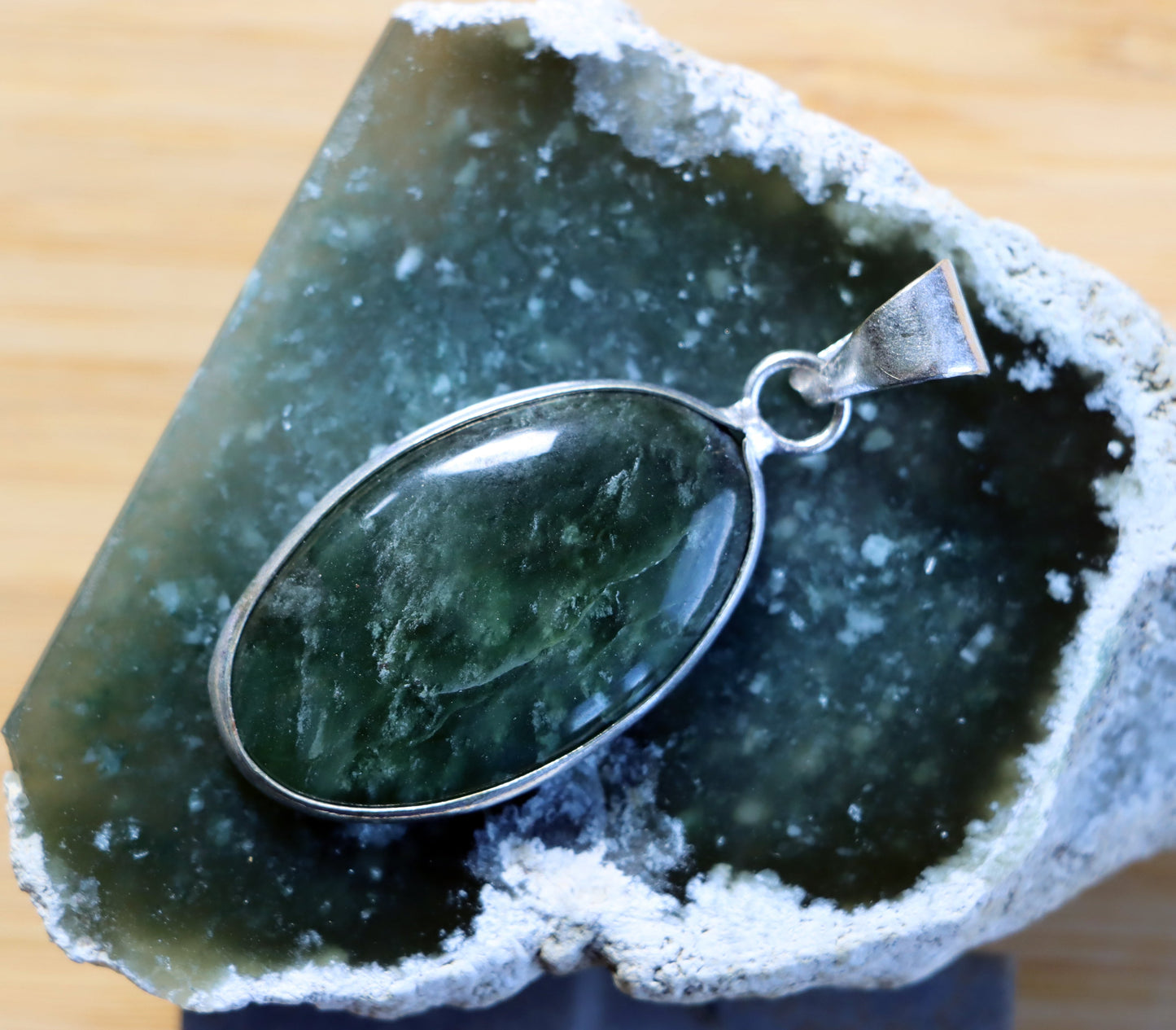 Přívěšek nefrit - Supreme Panthers