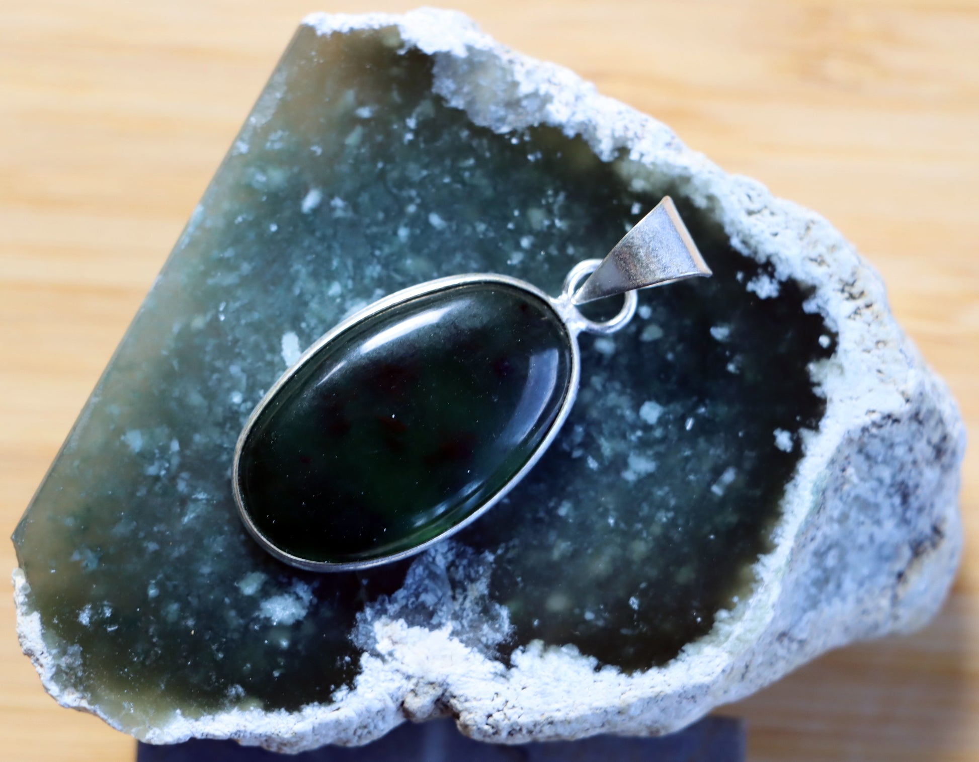 Přívěšek nefrit - Supreme Panthers