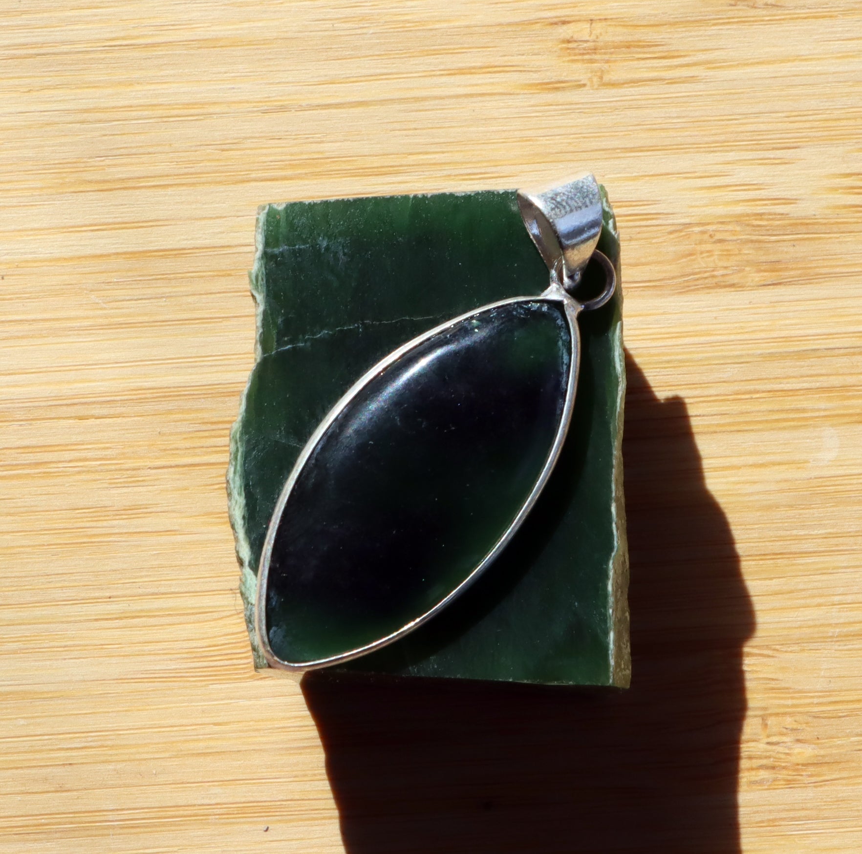 Přívěšek nefrit - Supreme Panthers