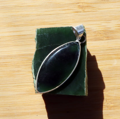 Přívěšek nefrit - Supreme Panthers