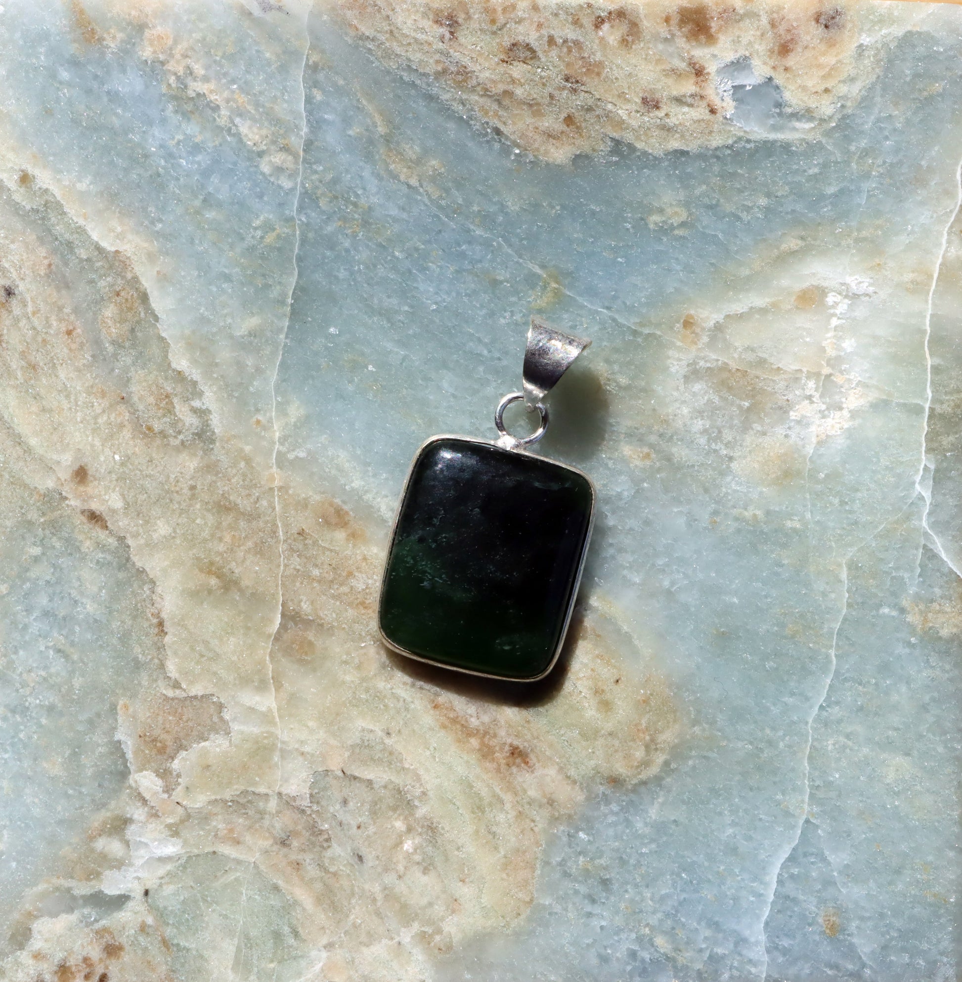 Přívěšek nefrit - Supreme Panthers