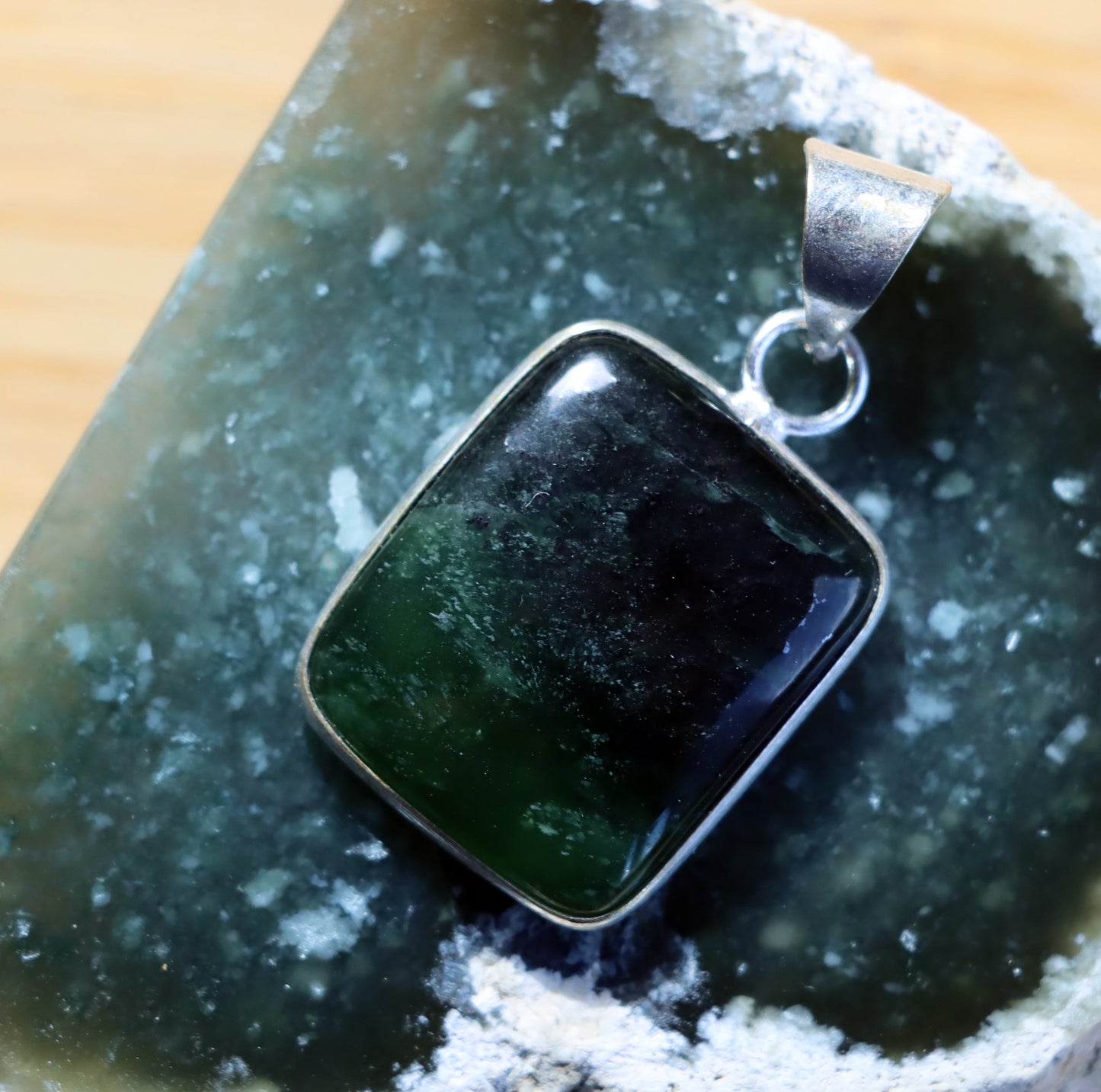 Přívěšek nefrit - Supreme Panthers