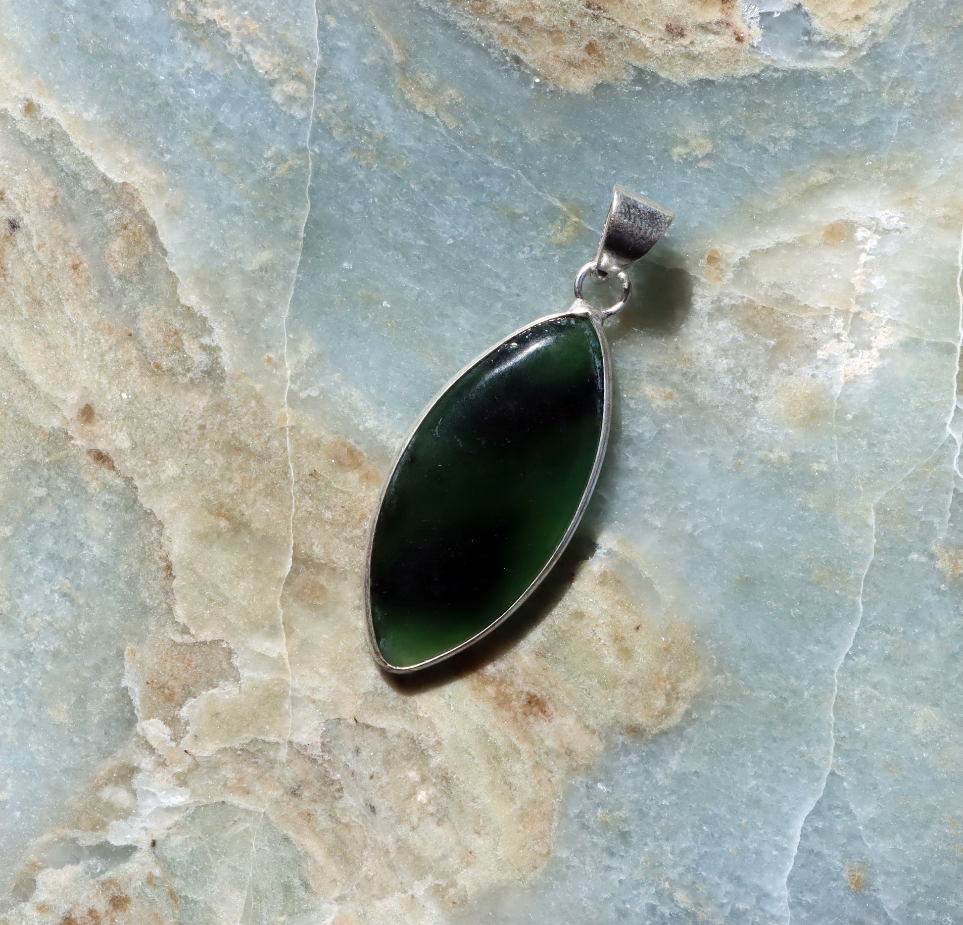 Přívěšek nefrit - Supreme Panthers