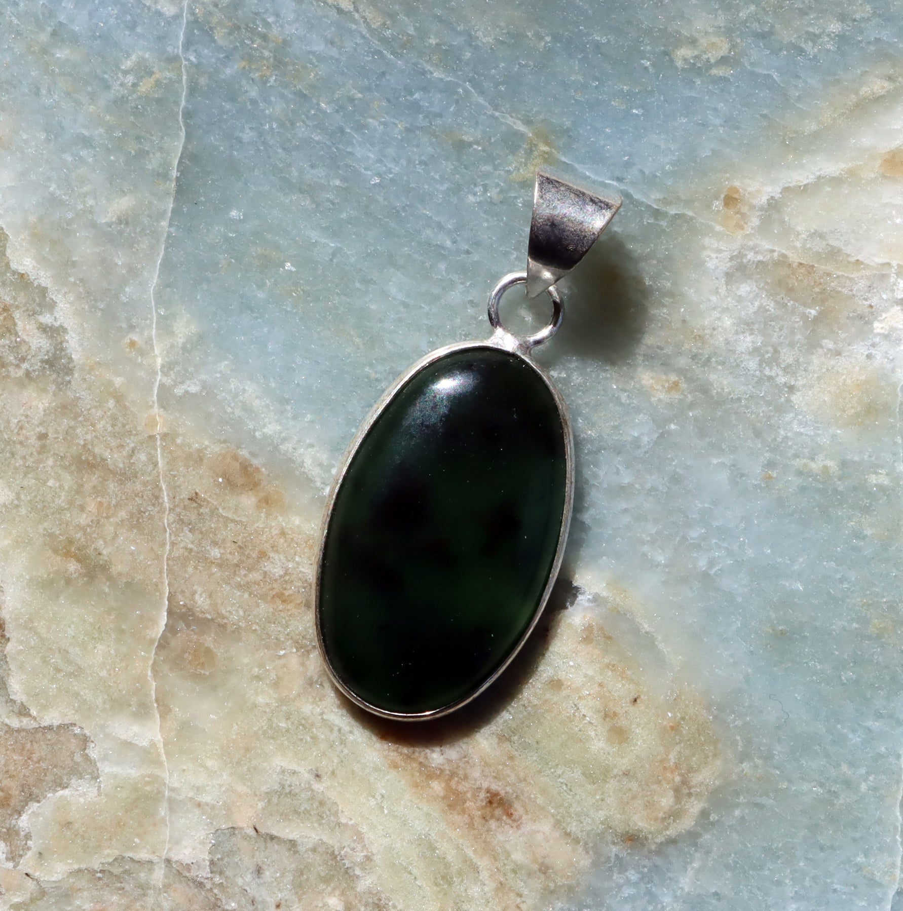 Přívěšek nefrit - Supreme Panthers