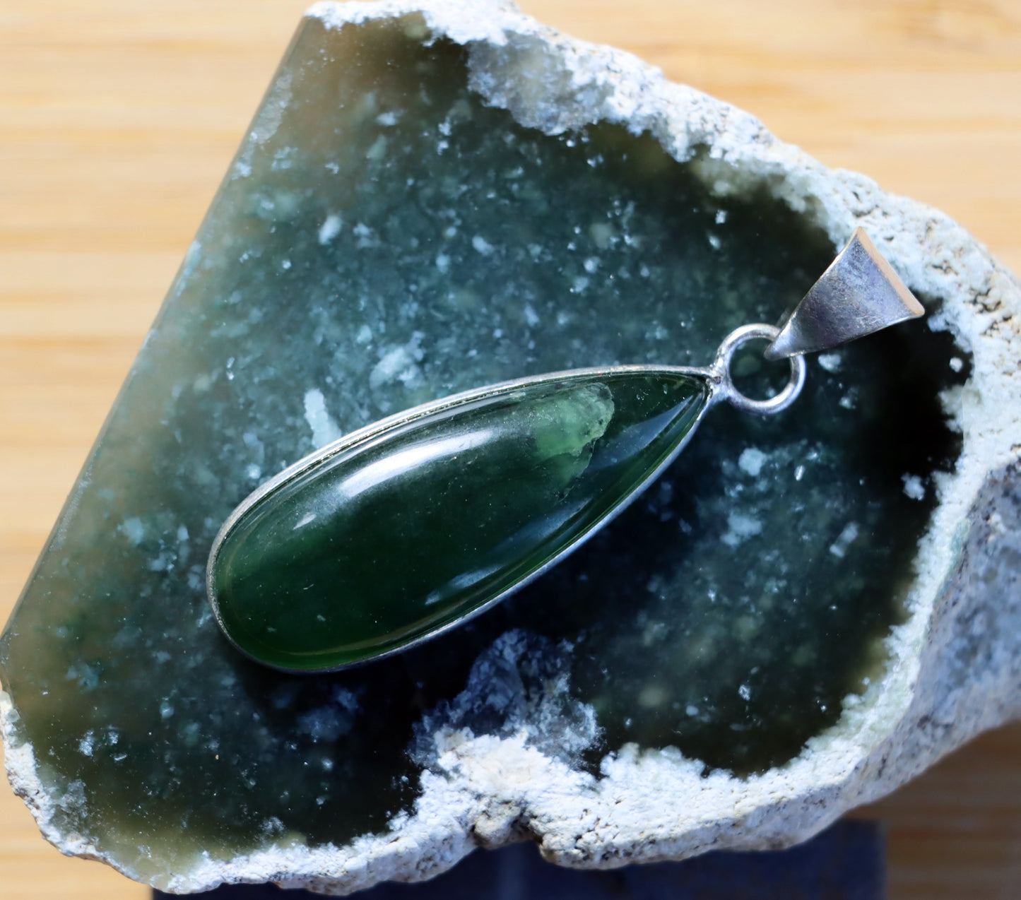 Přívěšek nefrit - Supreme Panthers