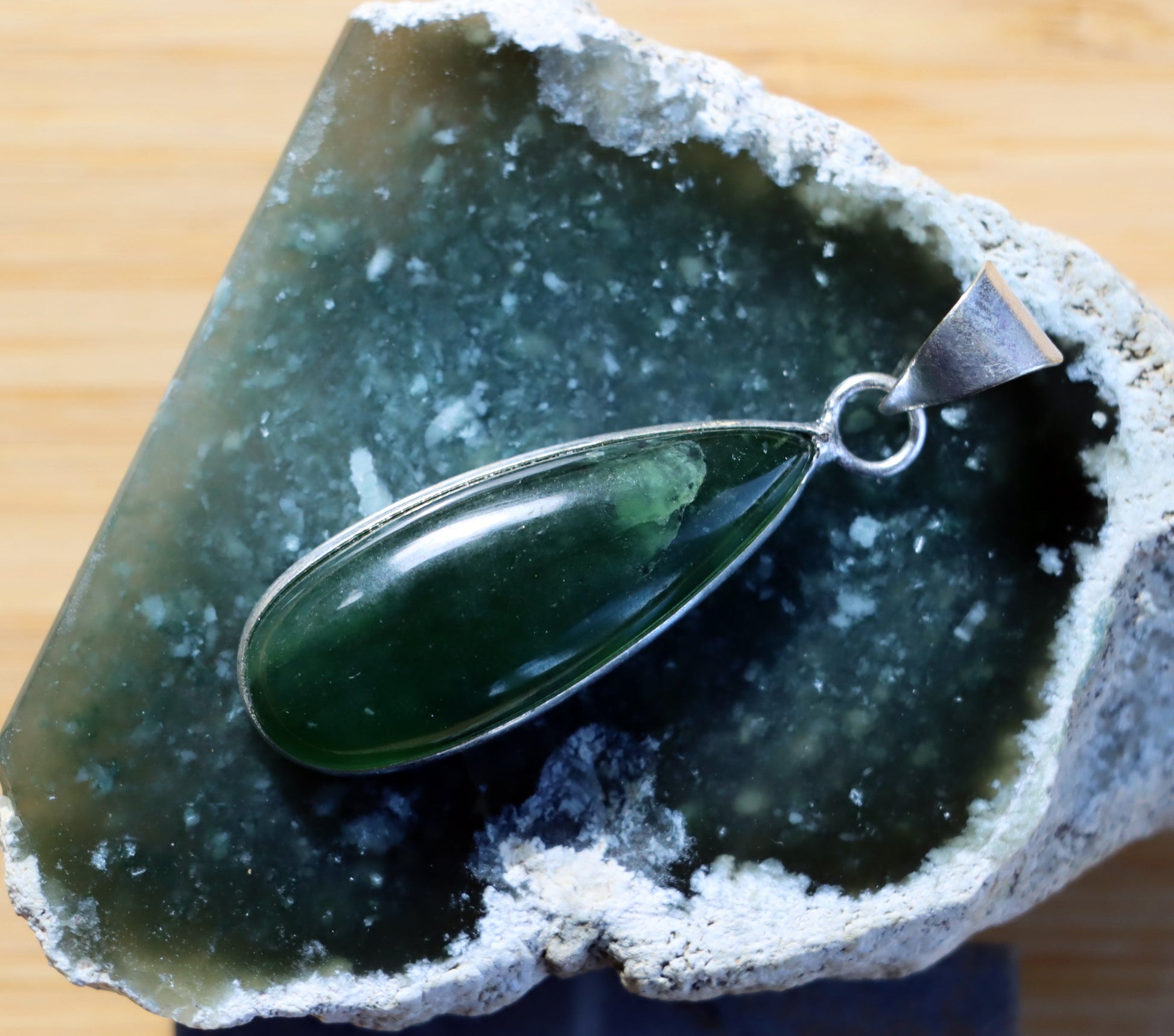 Přívěšek nefrit - Supreme Panthers