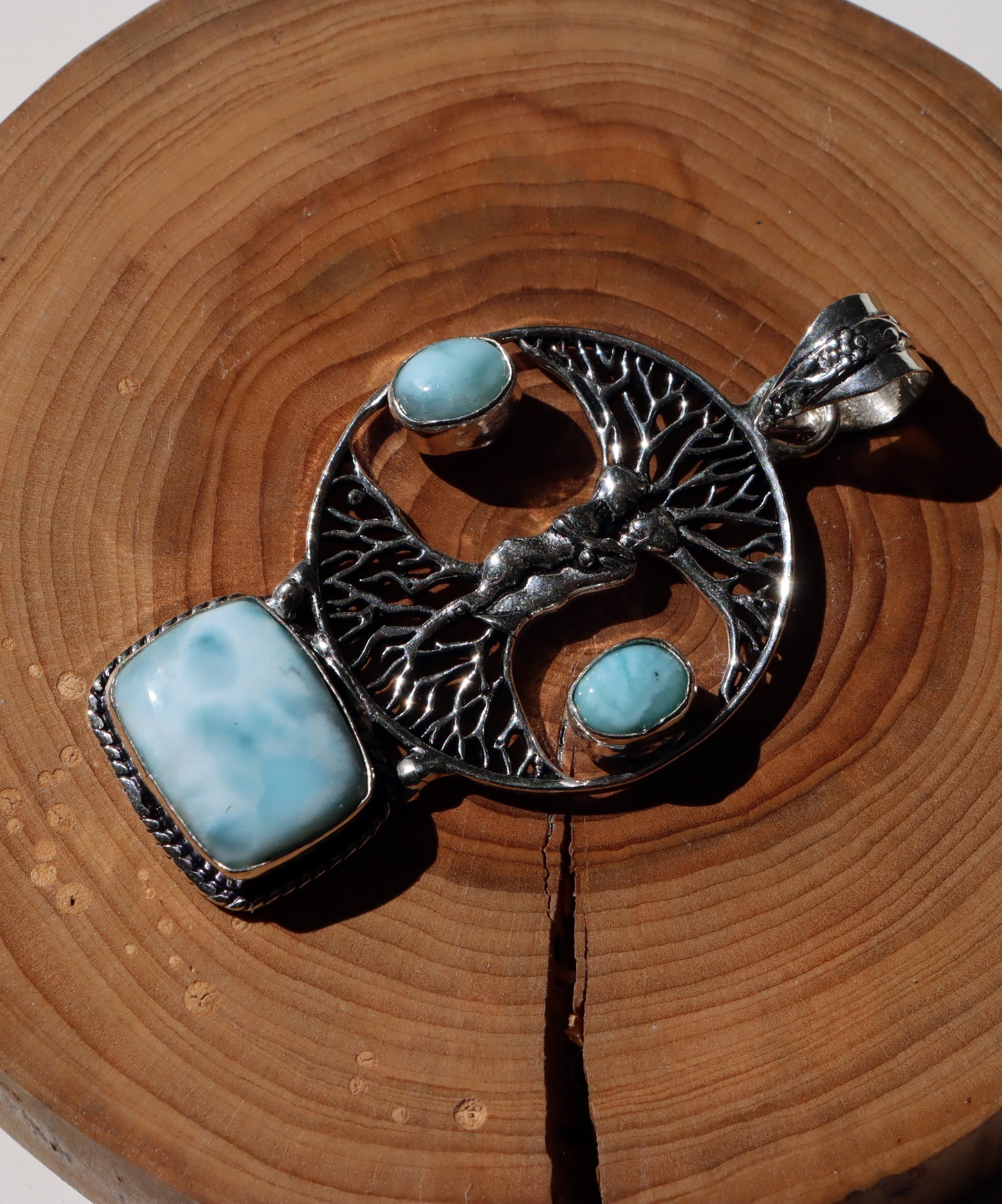 Přívěsek „Objímání ve stromu života – larimar“, č.2 - Supreme Panthers