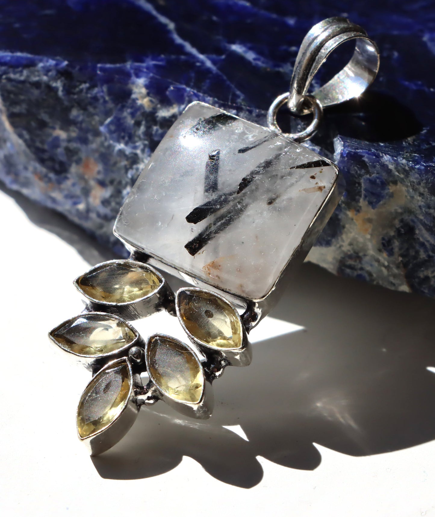 Přívěsek „Ochrana a světlo“ - Supreme Panthers