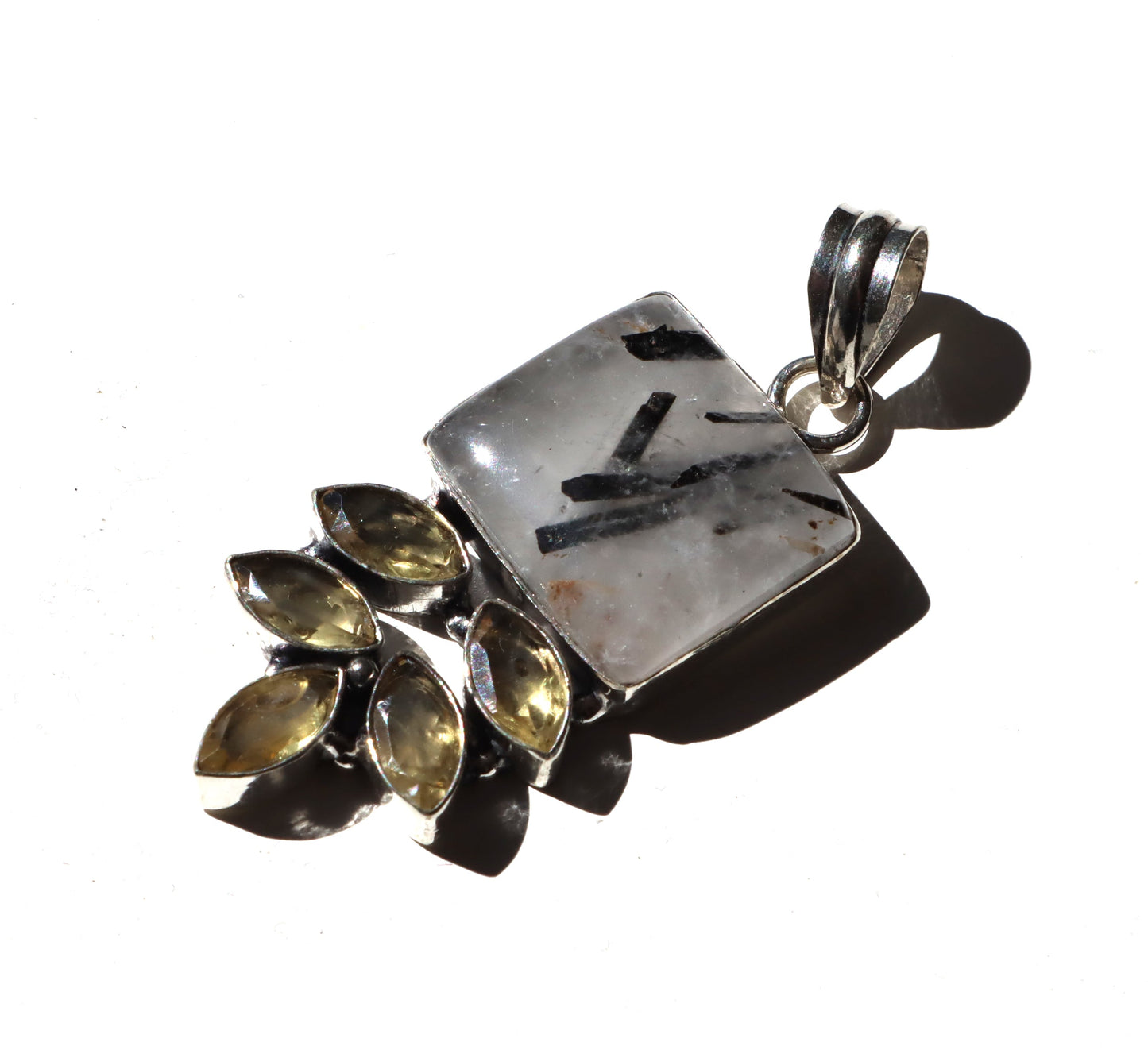 Přívěsek „Ochrana a světlo“ - Supreme Panthers