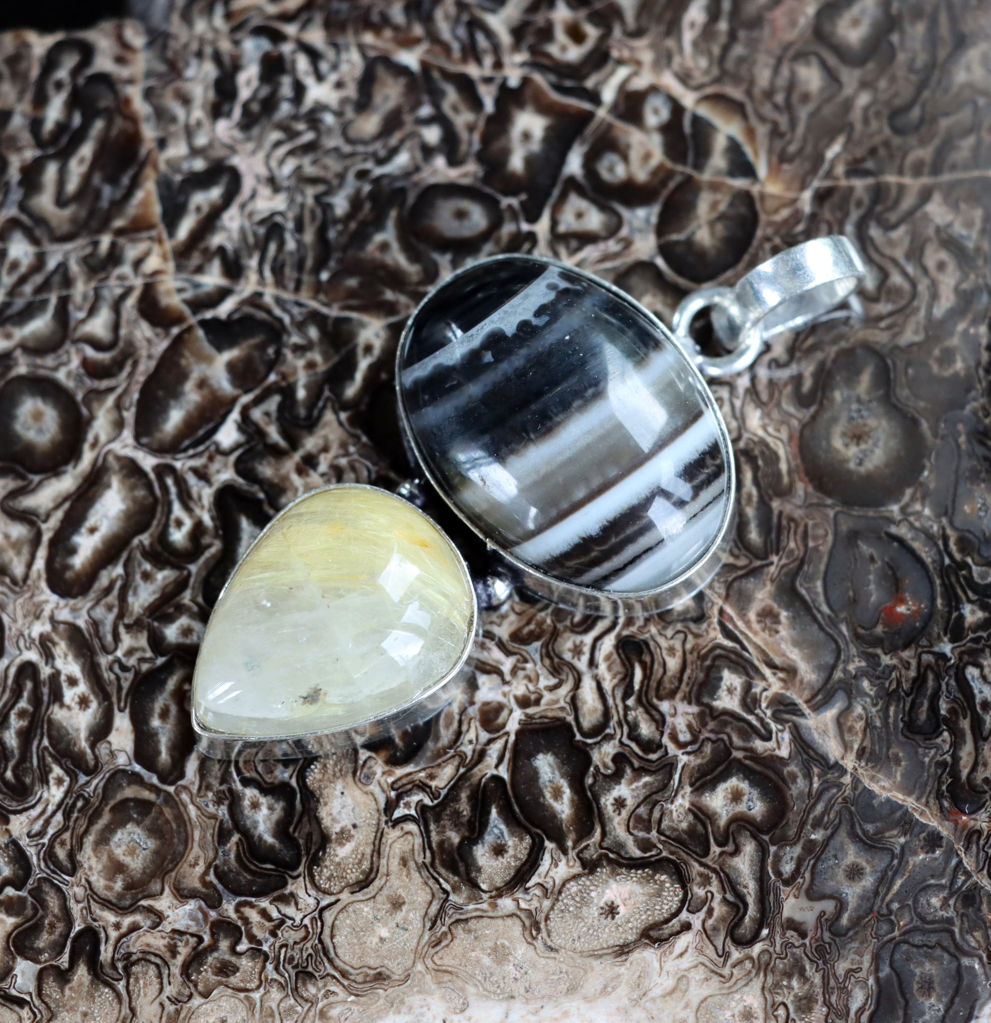 Přívěšek onyx rutil v křišťálu - Supreme Panthers