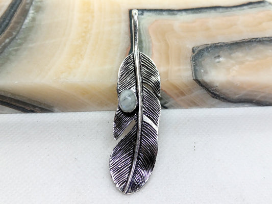 Přívěšek pírko měsíční kámen - Supreme Panthers