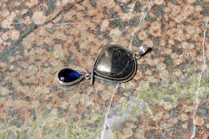 Přívěšek "Pyrit – Spojení světů" - Supreme Panthers