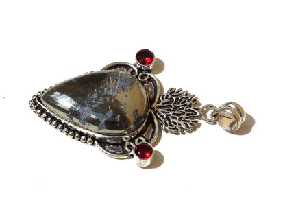 Přívěšek "Pyrit – Zrcadlo hlubin" - Supreme Panthers