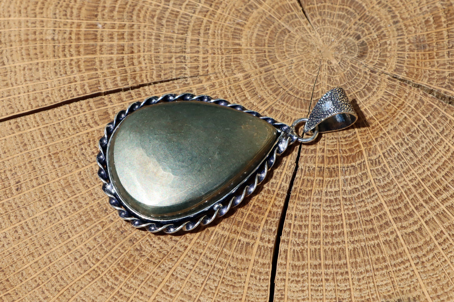 Přívěšek "Pyrit – Zrcadlo síly" - Supreme Panthers