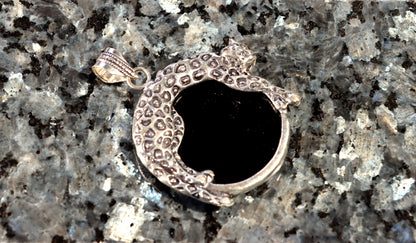 Přívěsek s onyxem – panter v síle noci - Supreme Panthers