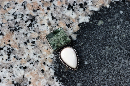 Přívěšek serafinit skolecit - Supreme Panthers