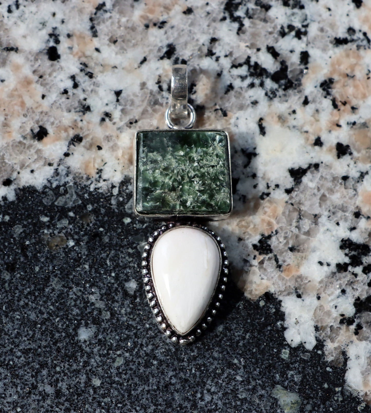 Přívěšek serafinit skolecit - Supreme Panthers