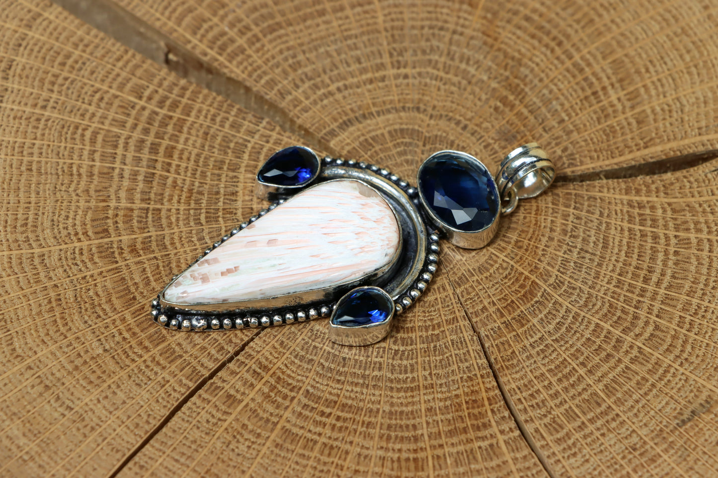 Přívěšek Skolecit a tanzanit – Hrot tiché moudrosti - Supreme Panthers