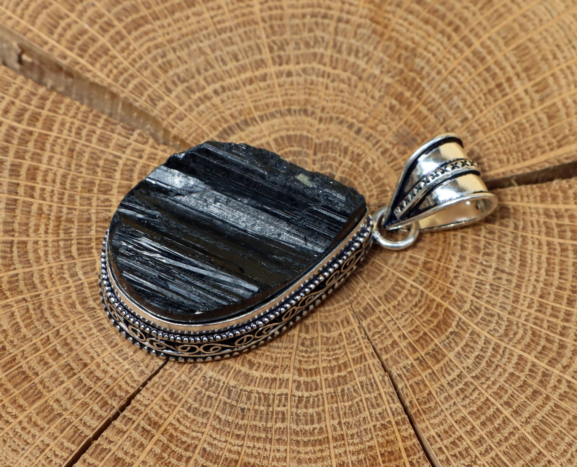 Přívěšek skoryl – Černé brnění - Supreme Panthers