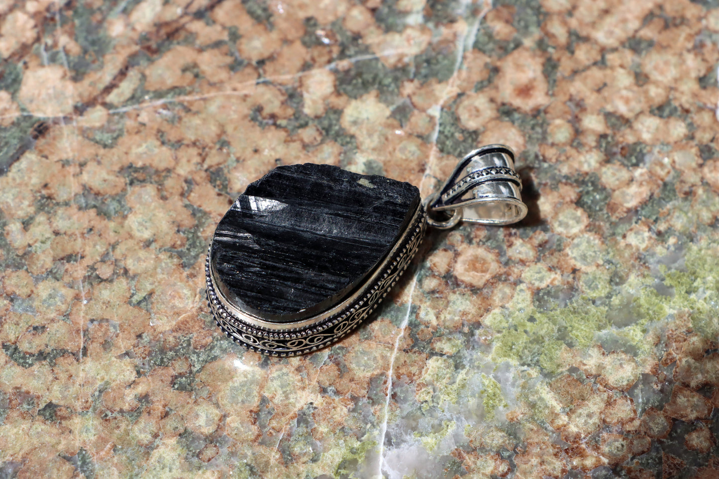 Přívěšek skoryl – Černé brnění - Supreme Panthers