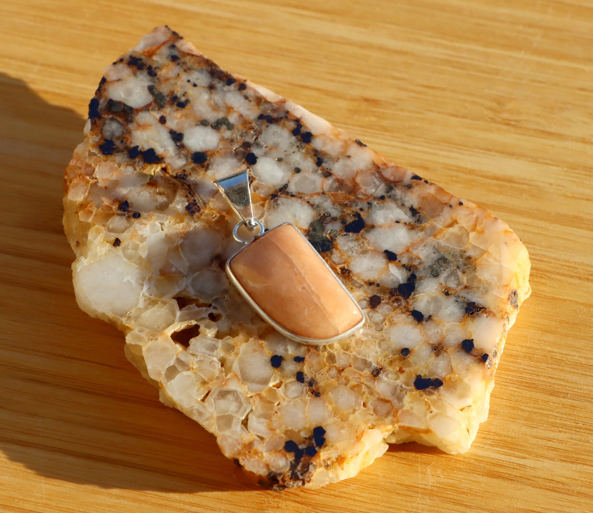 Přívěšek sluneční kámen - Supreme Panthers