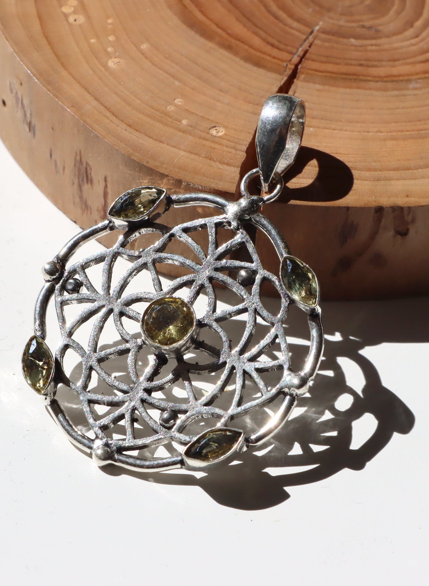 Přívěsek „Sluneční mandala – citríny“ - Supreme Panthers