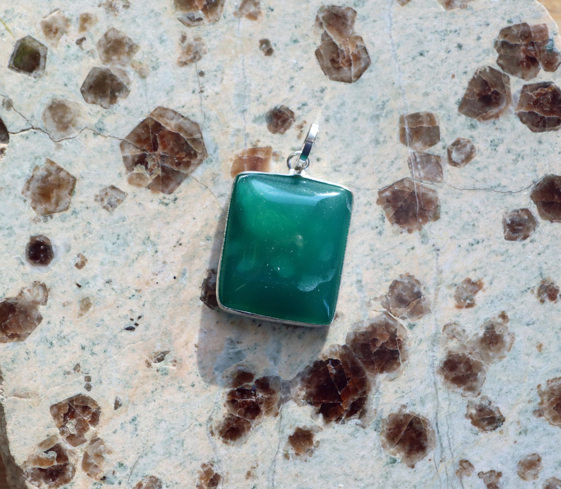 Přívěšek zelený onyx - Supreme Panthers